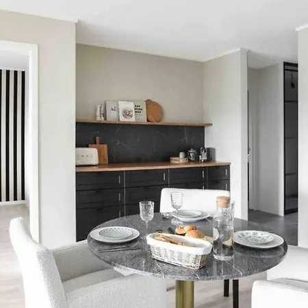 Nyleilighet Midt I Sentrum Leilighet