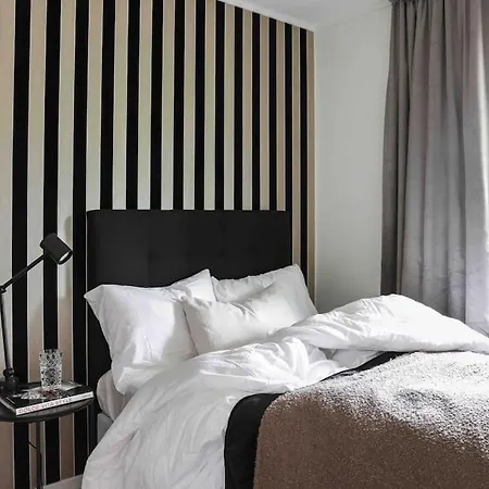 Nyleilighet Midt I Sentrum * Leknes