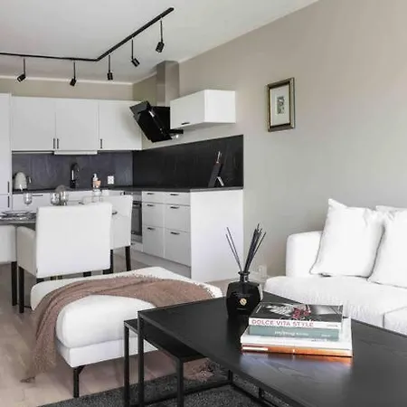 Nyleilighet Midt I Sentrum Apartamento