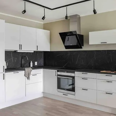 Nyleilighet Midt I Sentrum Apartamento