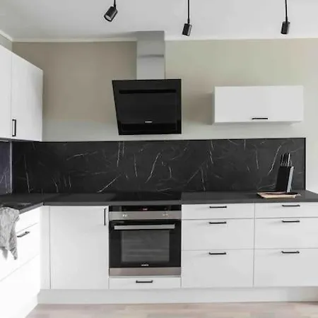 Nyleilighet Midt I Sentrum Apartamento